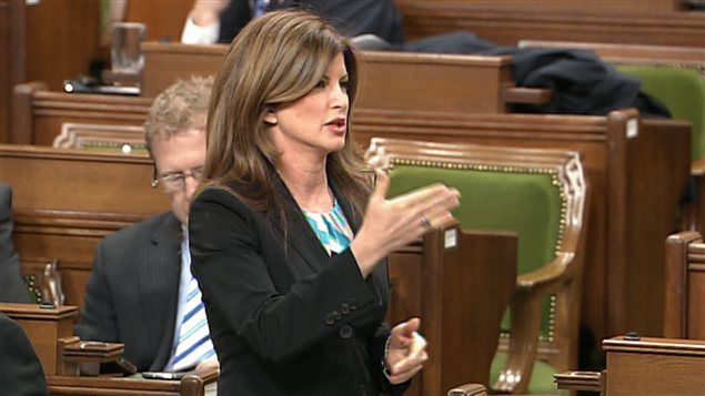 Rona Ambrose, ministre de la Condition féminine. Rona Ambrose, ministre de la Condition féminine.