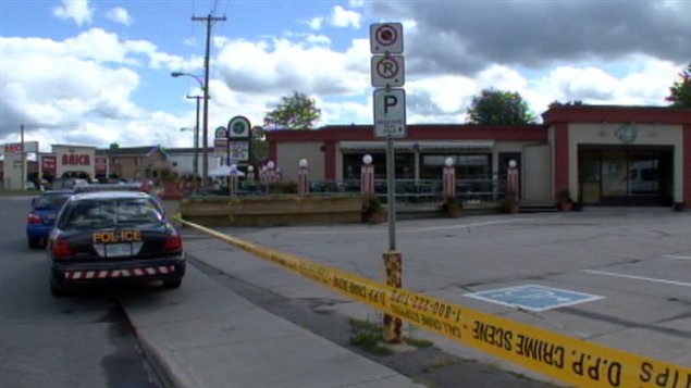 Le drame est survenu dans le stationnement du resto-bar Déjà Vu à Hawkesbury. Le drame est survenu dans le stationnement du resto-bar Déjà Vu à Hawkesbury.
