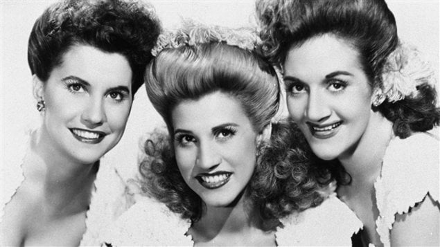 Maxine Andrews, Patty Andrews et LaVerne Andrews, des Andrew Sisters Maxine Andrews, Patty Andrews et LaVerne Andrews, des Andrew Sisters