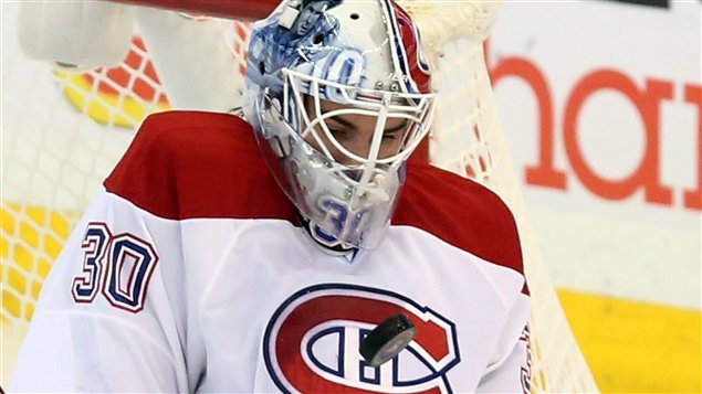 Le gardien Peter Budaj en deuxième période Le gardien Peter Budaj en deuxième période