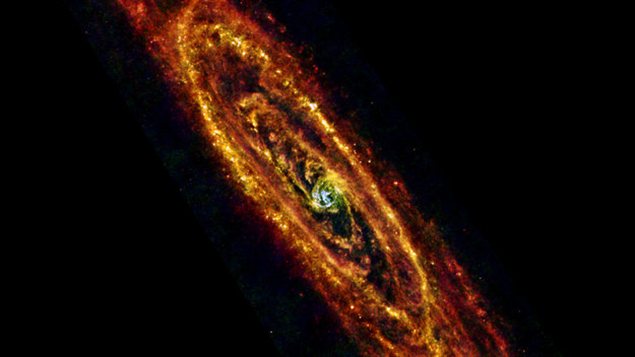 Aussi appelée M31, la galaxie d'Andromède est la grande galaxie la plus proche de notre Voie lactée avec une distance de 2,5 millions d'années-lumière. Les astrophysiciens s’en servent donc comme un objet d’observation pour étudier la formation d'étoiles et l'évolution d'une galaxie. Aussi appelée M31, la galaxie d'Andromède est la grande galaxie la plus proche de notre Voie lactée avec une distance de 2,5 millions d'années-lumière. Les astrophysiciens s’en servent donc comme un objet d’observation pour étudier la formation d'étoiles et l'évolution d'une galaxie.