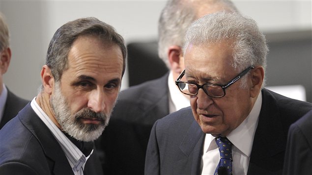Ahmed Moaz al-Khatib (à gauche) et Lakhdar Brahimi à Munich Ahmed Moaz al-Khatib (à gauche) et Lakhdar Brahimi à Munich