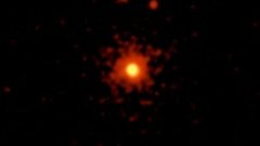 Voisine de notre Soleil, la naine rouge Proxima Centauri abrite au moins une exoplanète. Voisine de notre Soleil, la naine rouge Proxima Centauri abrite au moins une exoplanète.