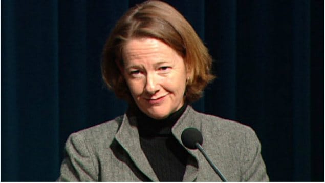 La première ministre de l'Alberta, Alison Redford, s'adresse aux médias en conférence de presse. La première ministre de l'Alberta, Alison Redford, s'adresse aux médias en conférence de presse.