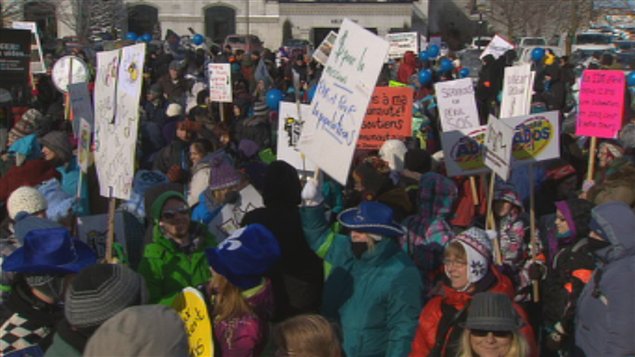 Des groupes communautaires manifestent à Drummondville Des groupes communautaires manifestent à Drummondville