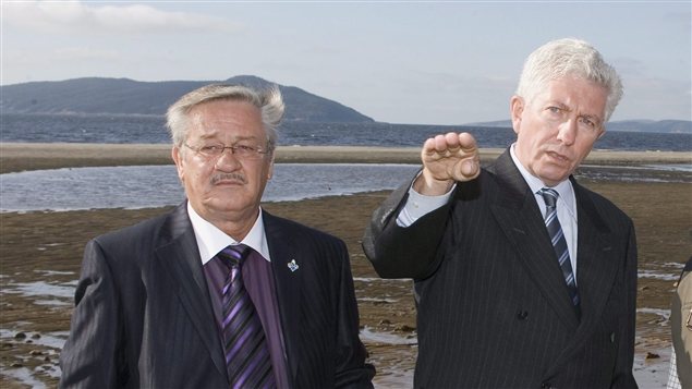 L'ancien député de Manicouagan, Gérard Asselin, accompagné du chef bloquiste de l'époque, Gilles Duceppe L'ancien député de Manicouagan, Gérard Asselin, accompagné du chef bloquiste de l'époque, Gilles Duceppe