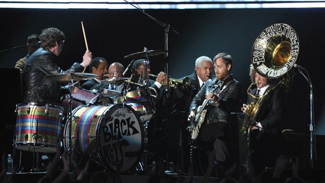 Le groupe The Black Keys, un des gagnants de la soirée. Le groupe The Black Keys, un des gagnants de la soirée.