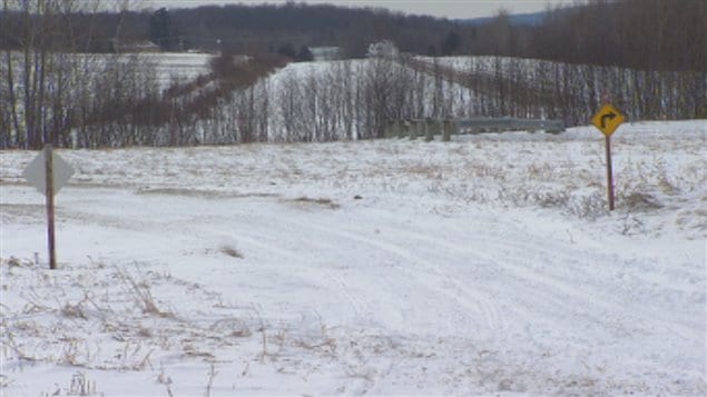 La neige se fait rare dans les sentiers de motoneige en Estrie La neige se fait rare dans les sentiers de motoneige en Estrie