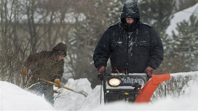 Opération de déneigement à Dartmouth en Nouvelle-Écosse Opération de déneigement à Dartmouth en Nouvelle-Écosse