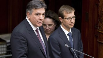 Le ministre des Finances, Charles Sousa, lors de son assermentation. Le ministre des Finances, Charles Sousa, lors de son assermentation.