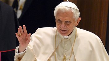 Le pape à son arrivée à son audience hebdomadaire au Vatican le 6 février 2013 Le pape à son arrivée à son audience hebdomadaire au Vatican le 6 février 2013