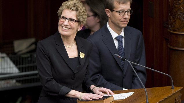 La nouvelle première ministre, Kathleen Wynne, sourit au moment de son assermentation à Queen’s Park, le 11 février. La nouvelle première ministre, Kathleen Wynne, sourit au moment de son assermentation à Queen’s Park, le 11 février.