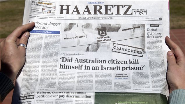 Le journal Haaretz s'interroge : « Le citoyen australien s'est-il suicidé en prison ? » Le journal Haaretz s'interroge : « Le citoyen australien s'est-il suicidé en prison ? »