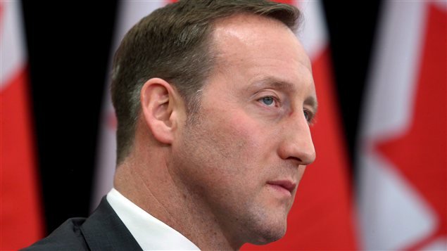 Le ministre de la Défense, Peter MacKay Le ministre de la Défense, Peter MacKay