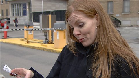 Élisa Lauzon a reçu une pseudo contravention de l'entreprise Vinci Park. Élisa Lauzon a reçu une pseudo contravention de l'entreprise Vinci Park.
