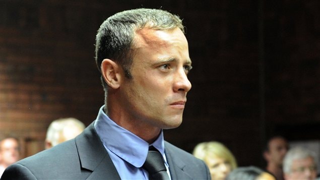 L'athlète handisport sud-africain Oscar Pistorius lors de sa comparution au tribunal de Pretoria le 19 février 2013. L'athlète handisport sud-africain Oscar Pistorius lors de sa comparution au tribunal de Pretoria le 19 février 2013.