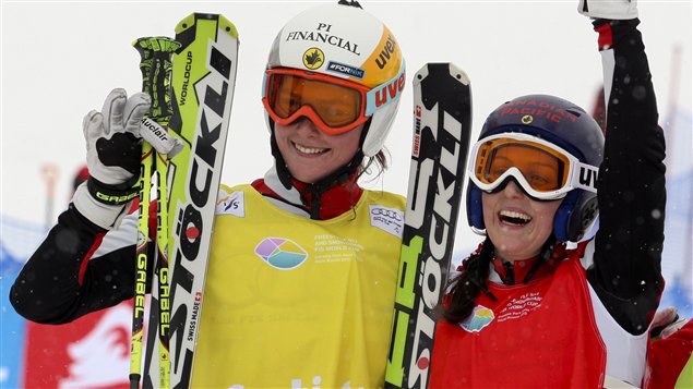 Kelsey Serwa (droite) et Marielle Thomson Kelsey Serwa (droite) et Marielle Thomson