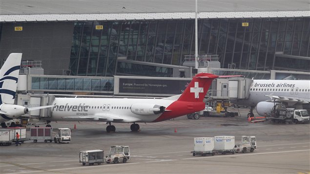 C'est dans cet avion de ligne de la Helvetic Airway que les pierres précieuses ont été dérobées. C'est dans cet avion de ligne de la Helvetic Airway que les pierres précieuses ont été dérobées.