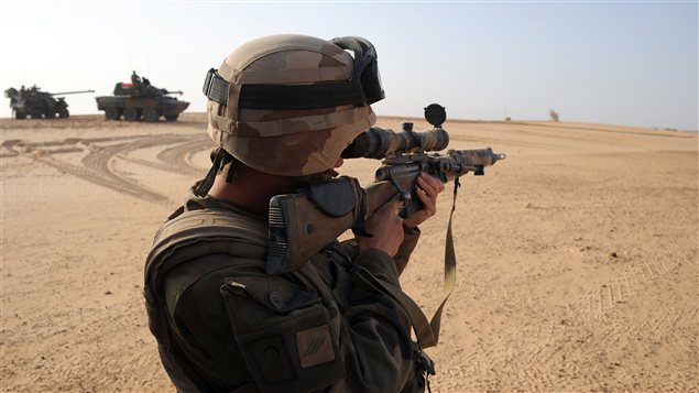 Un soldat français dans la région de Bourem, dans le Nord Mali Un soldat français dans la région de Bourem, dans le Nord Mali