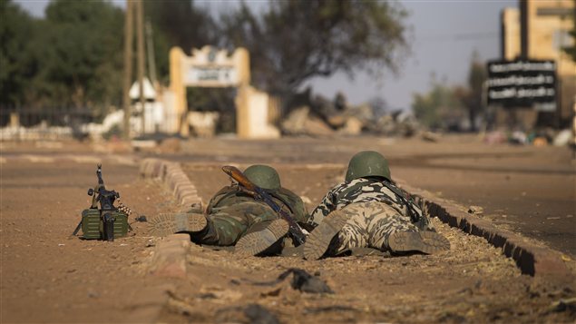 Des soldats maliens au sol dans le centre de Gao Des soldats maliens au sol dans le centre de Gao