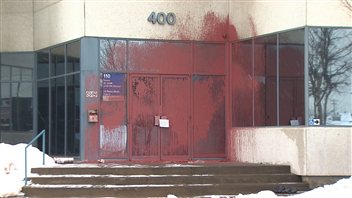 Les bureaux du député Léo-Bureau Blouin, vandalisés Les bureaux du député Léo-Bureau Blouin, vandalisés
