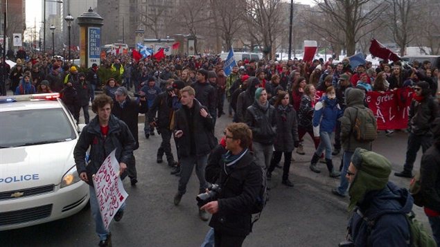 Les manifestants, rue Sherbrooke Les manifestants, rue Sherbrooke