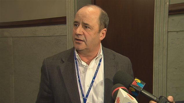 Le président des cols blancs Jean Gagnon dénonce le « spectacle » du maire Labeaume Le président des cols blancs Jean Gagnon dénonce le « spectacle » du maire Labeaume