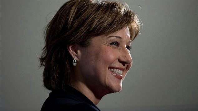 La première ministre de la Colombie-Britannique Christy Clark lors d'une rencontre avec la Chambre de commerce de Vancouver le 20 février 2013. La première ministre de la Colombie-Britannique Christy Clark lors d'une rencontre avec la Chambre de commerce de Vancouver le 20 février 2013.