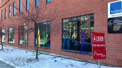 Les bureaux du député de Sherbrooke Serge Cardin sont vandalisés. Les bureaux du député de Sherbrooke Serge Cardin sont vandalisés.