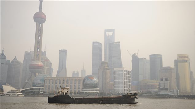 Une vue de Shangai et de la rivière Huangpu, où ont été repêchées des centaines de carcasses de porc Une vue de Shangai et de la rivière Huangpu, où ont été repêchées des centaines de carcasses de porc