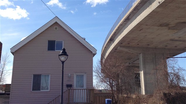 Vivre à l'ombre de l'échangeur Turcot Vivre à l'ombre de l'échangeur Turcot