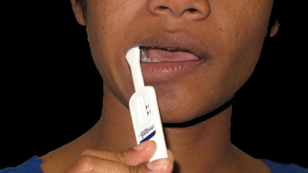 Un test d'auto-dépistage du VIH Un test d'auto-dépistage du VIH