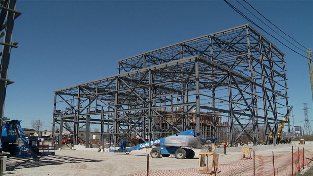 Le projet de centrale au gaz naturel à Mississauga a été abandonné après le début des travaux de construction. Le projet de centrale au gaz naturel à Mississauga a été abandonné après le début des travaux de construction.