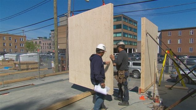 L'édifice d'habitation de six étages sera construit en bois. L'édifice d'habitation de six étages sera construit en bois.