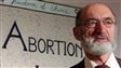 Henry Morgentaler lors d'une conférence de presse en 1998, pour souligner les dix ans de sa victoire en Cour suprême du Canada. Henry Morgentaler lors d'une conférence de presse en 1998, pour souligner les dix ans de sa victoire en Cour suprême du Canada.
