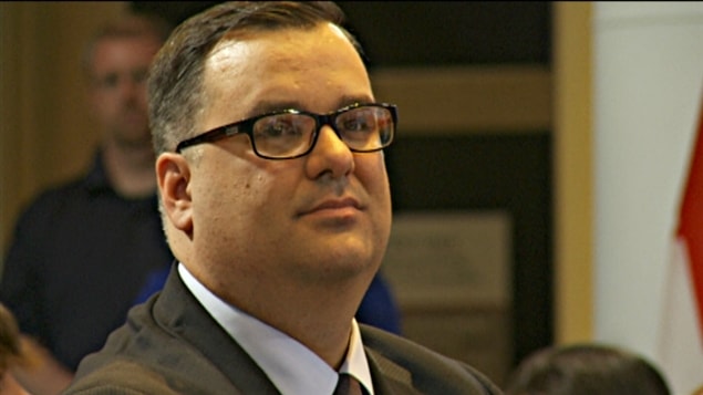 James Moore, ministre de Patrimoine canadien. James Moore, ministre de Patrimoine canadien.