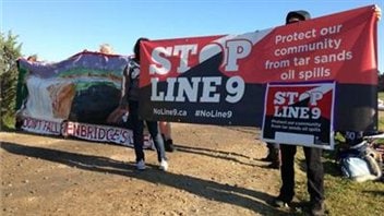Des manifestants à Hamilton jeudi matin Des manifestants à Hamilton jeudi matin