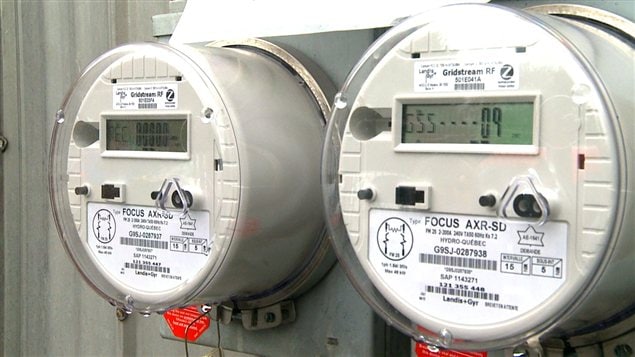 Hydro-Québec procède depuis quelques semaines à l'installation de ses compteurs-émetteurs de radiofréquences à Laval. Hydro-Québec procède depuis quelques semaines à l'installation de ses compteurs-émetteurs de radiofréquences à Laval.