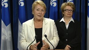Pauline Marois et Agnes Maltais ont fait des concessions afin que la loi spéciale soit adoptée. Pauline Marois et Agnes Maltais ont fait des concessions afin que la loi spéciale soit adoptée.