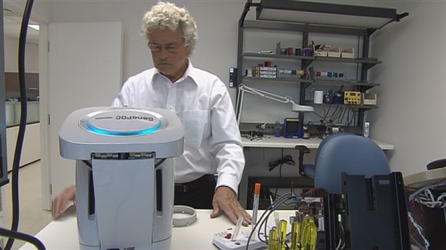 Le test est mis au point par l'équipe du Dr Michel G. Bergeron. Le test est mis au point par l'équipe du Dr Michel G. Bergeron.