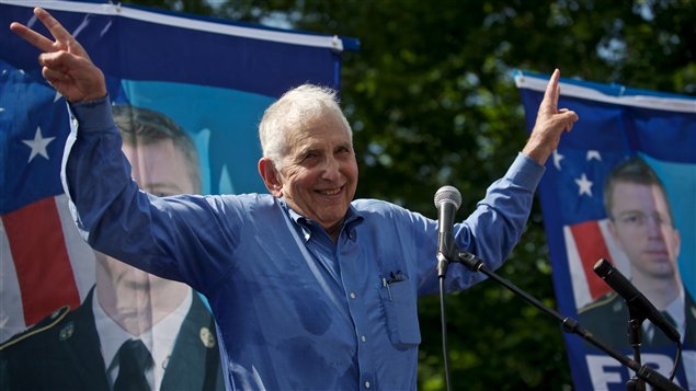 L'ex-analyste militaire de la guerre du Vietnam Daniel Ellsberg lors d'un rassemblement en soutien à Bradley Manning, le 1er juin 2013, au Maryland. L'ex-analyste militaire de la guerre du Vietnam Daniel Ellsberg lors d'un rassemblement en soutien à Bradley Manning, le 1er juin 2013, au Maryland.