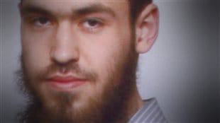 Ce jeune djihadiste canadien en Syrie a connu une adolescence trouble. Ce jeune djihadiste canadien en Syrie a connu une adolescence trouble.