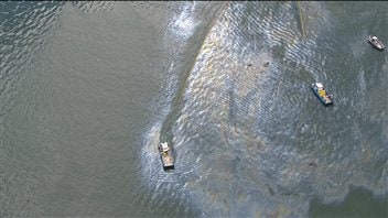Déversement de mazout lourd dans la baie de Sept-Îles Déversement de mazout lourd dans la baie de Sept-Îles