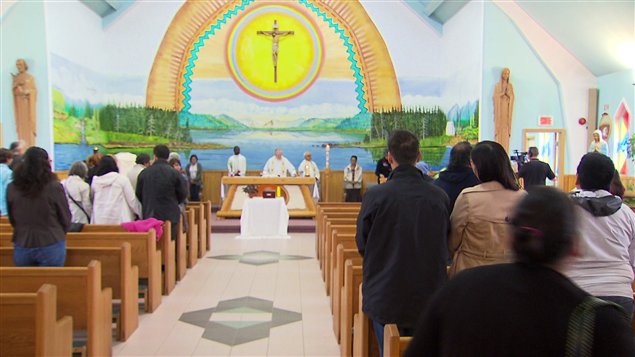 Un dernier adieu à Arthur Lamothe à l'église de Maliotenam Un dernier adieu à Arthur Lamothe à l'église de Maliotenam
