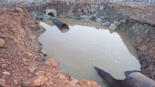 Tronçon rompu de la conduite de gaz naturel de TransCanada près de Beardmore dans le Nord de l'Ontario Tronçon rompu de la conduite de gaz naturel de TransCanada près de Beardmore dans le Nord de l'Ontario