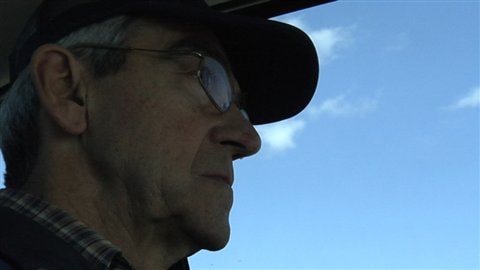 Claude souffre de la maladie d'Alzheimer Claude souffre de la maladie d'Alzheimer