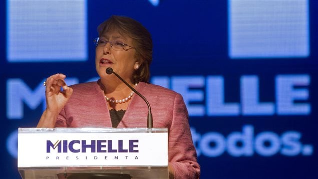 Michelle Bachelet s’est adressée à ses partisans à Santiago, dimanche, après le premier tour de la présidentielle. Michelle Bachelet s’est adressée à ses partisans à Santiago, dimanche, après le premier tour de la présidentielle.