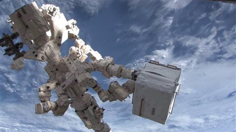 Dextre, le robot bricoleur de l'Agence spatiale canadienne. Dextre, le robot bricoleur de l'Agence spatiale canadienne.