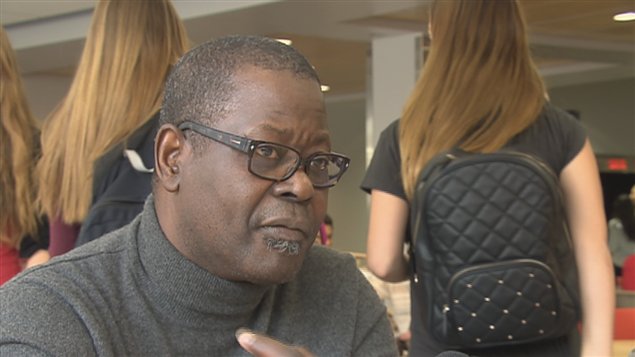 Cheikh Ndiayem, enseignant en sciences politiques au Cégep Garneau Cheikh Ndiayem, enseignant en sciences politiques au Cégep Garneau