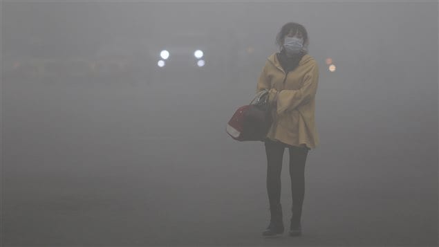 (21 octobre 2013) La pollution paralyse Harbin, une mégalopole chinoise de 11 millions d’habitant. (21 octobre 2013) La pollution paralyse Harbin, une mégalopole chinoise de 11 millions d’habitant.